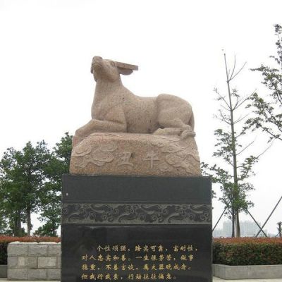 制作砂巖雕塑應該怎樣選擇石材?