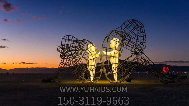 人物雕塑-公園戶外大型創意不銹鋼鏤空照明人物雕塑