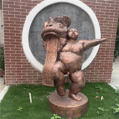  小區廣場擺放玻璃鋼小品人物雕塑