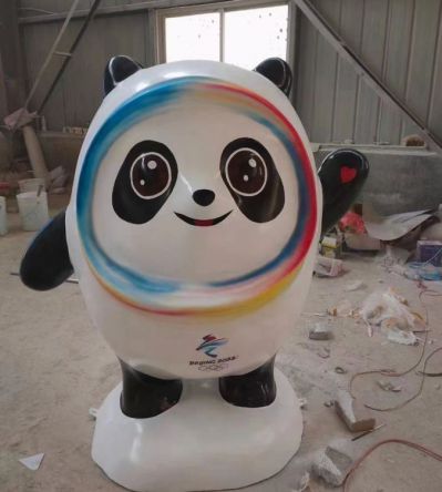 玻璃鋼冰墩墩雕塑，商場(chǎng)大廈美陳擺件