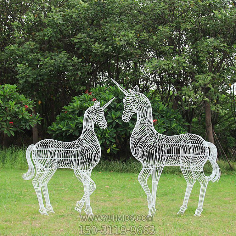 鐵藝網(wǎng)格西方獨角獸雕塑