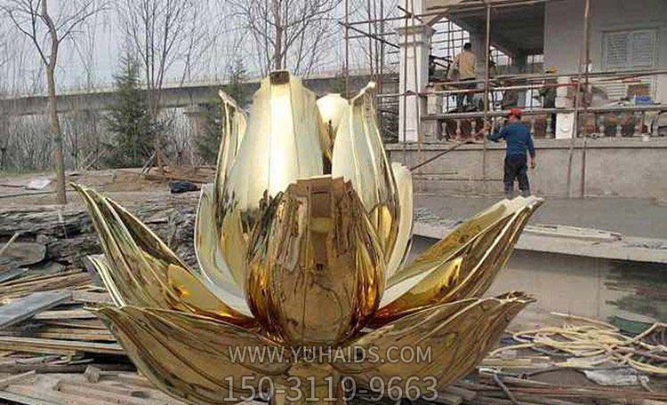 廣場不銹鋼噴金烤漆創意荷花雕塑