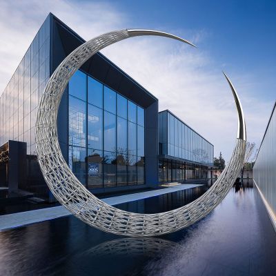 不銹鋼創意月牙，鐵藝網絡月亮造型景觀雕塑