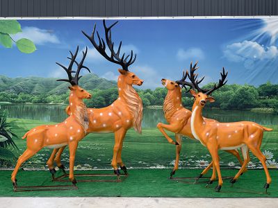 公園四只玻璃鋼彩繪梅花鹿雕塑