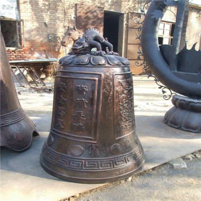 鑄銅鐘，寺廟可敲擊銅質吊鐘