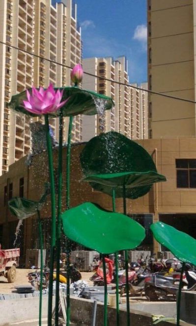 不銹鋼小區(qū)彩色荷花雕塑