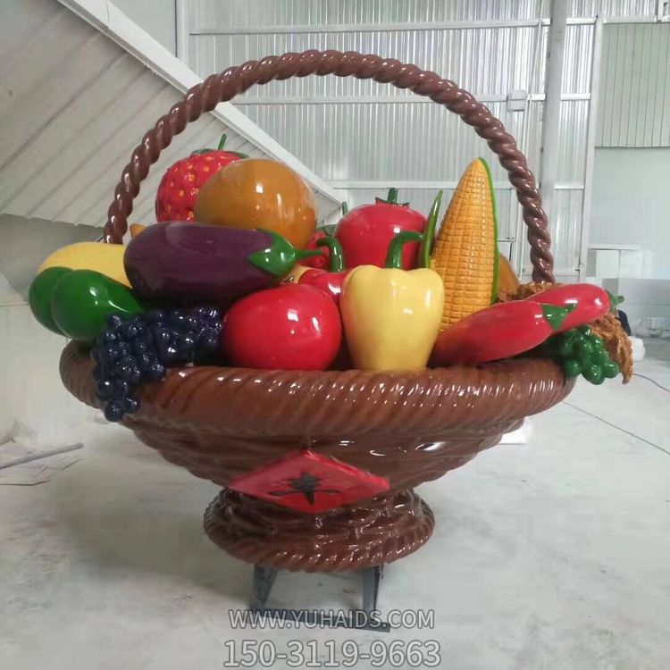 農場裝飾仿真玻璃鋼彩繪豐收水果籃雕塑
