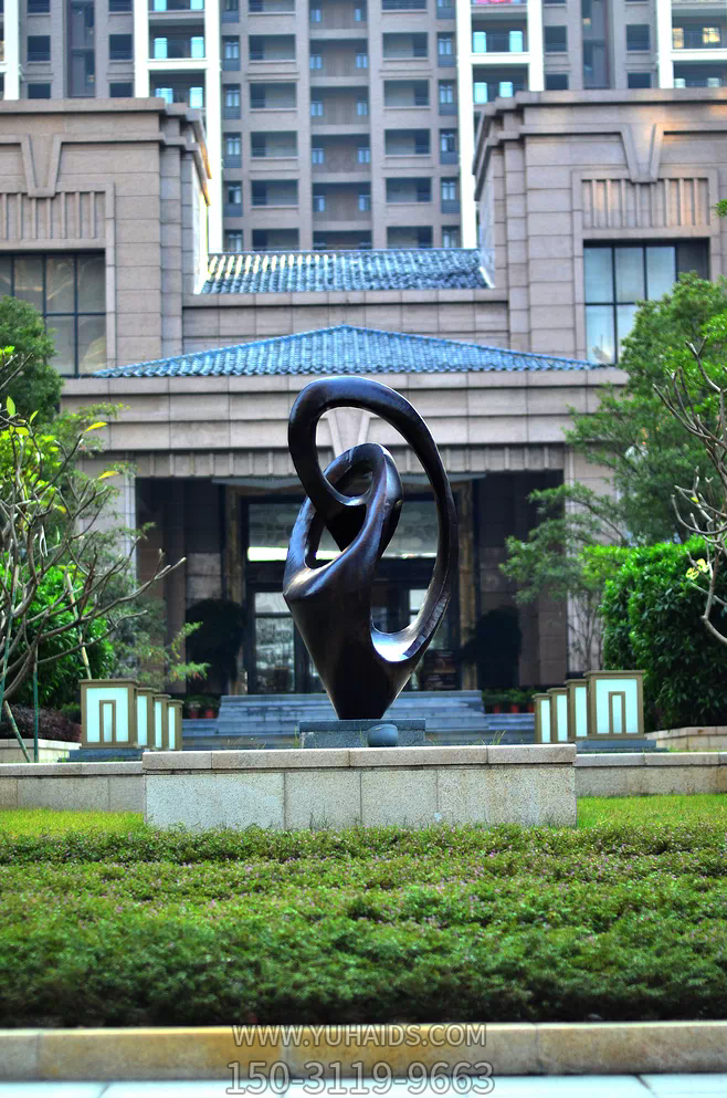 小區不銹鋼仿銅個性景觀雕塑