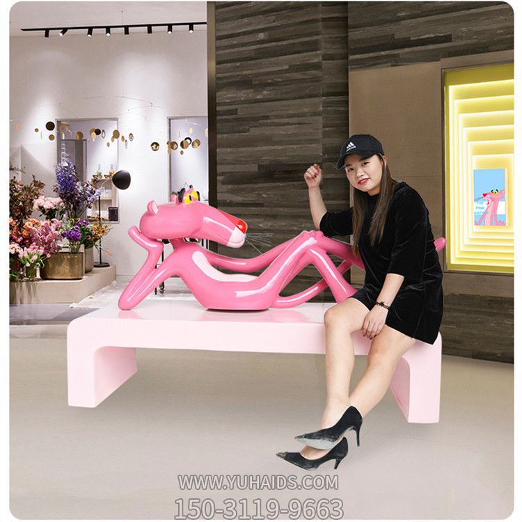 室內大廈粉紅豹個性創(chuàng)意玻璃鋼雕塑