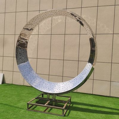 不銹鋼圓環(huán)創(chuàng)意景觀雕塑，鏡面打孔，可透光，可放大