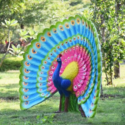 五顏六色的開屏孔雀，玻璃鋼材質(zhì)
