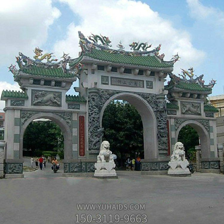 青石浮雕鎏金 景點(diǎn)入口門(mén)擺放 仿古建三門(mén)石牌坊雕塑