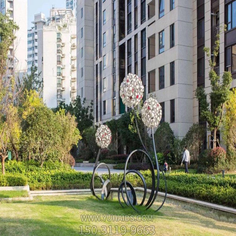 小區園林草地擺放不銹鋼鏤空創意花朵雕塑