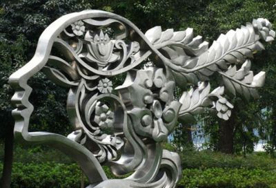 不銹鋼飛翔美女雕塑的作用是啥?