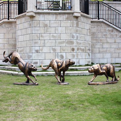 公園仿銅創(chuàng)意,鑄造、噴漆金錢豹雕塑