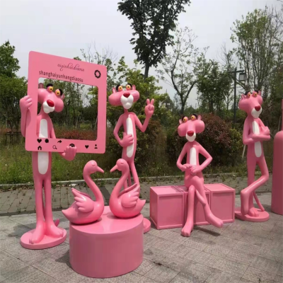 網紅豹，卡通豹子雕塑