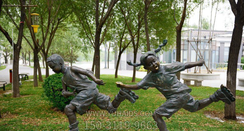 公園銅雕小孩子玩耍輪滑的兒童雕塑