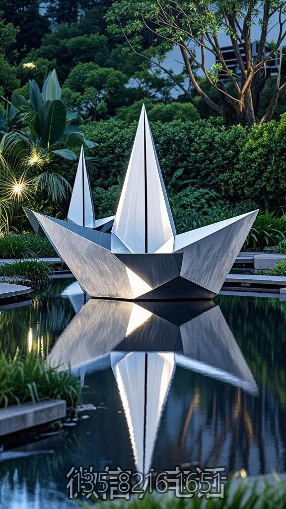 折紙不銹鋼小船雕塑