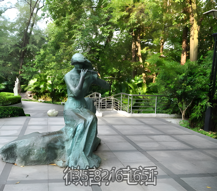 園林戶外仿古青銅吹笛子的人物雕塑