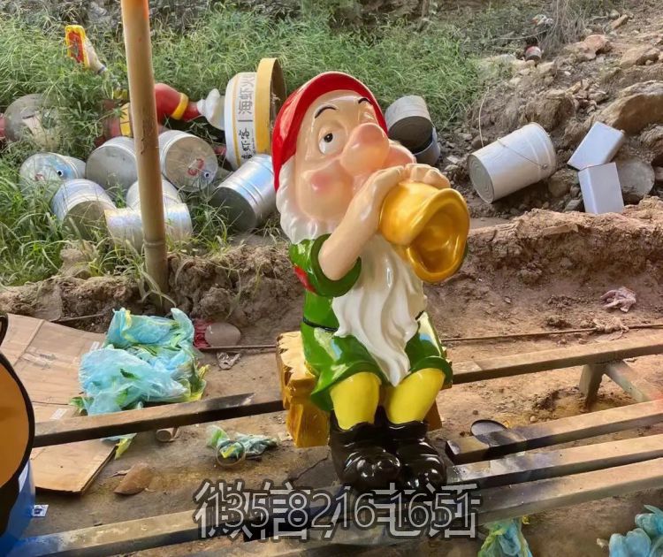 店鋪美陳裝飾品擺件玻璃鋼吹螺號的小矮人雕塑