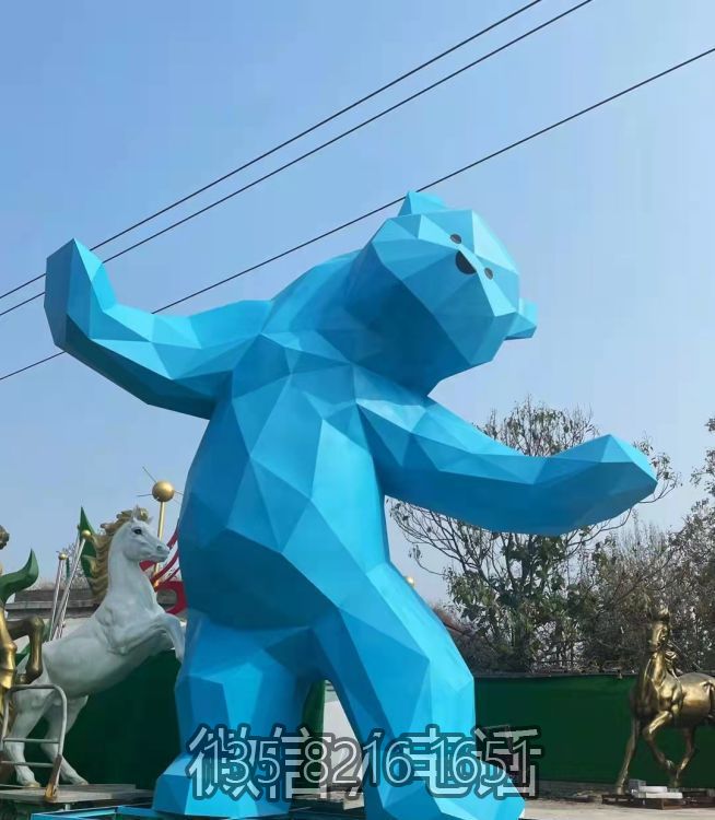 不銹鋼幾何塊面熊貓雕塑