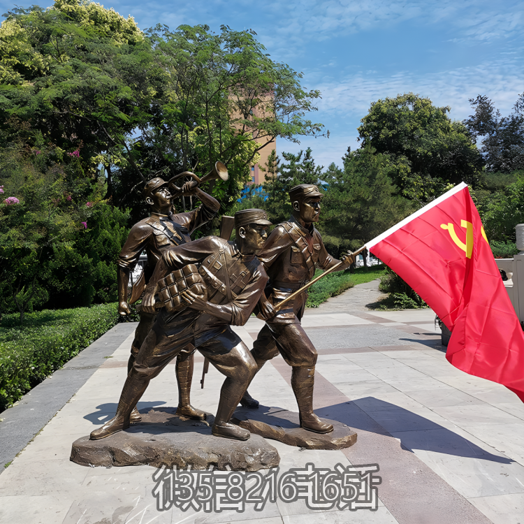 紅色文化玻璃鋼上陣沖鋒的八路軍雕塑