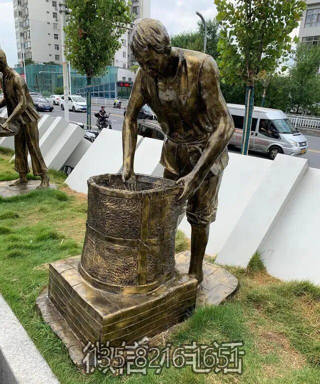 園林戶外玻璃鋼仿銅烘干的制茶人物雕塑