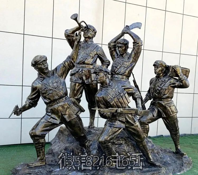 玻璃鋼仿銅沖鋒八路軍戰士雕塑