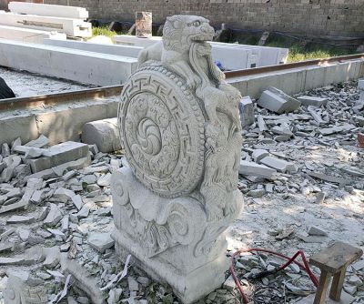 石雕門墩，門口擺放的花崗巖材質(zhì)抱鼓石