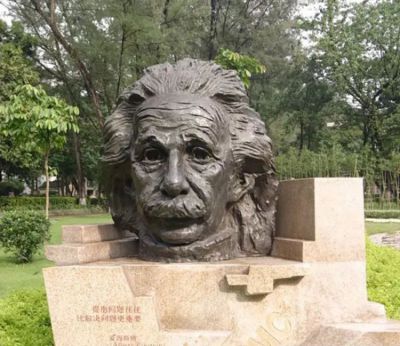 園林戶外玻璃鋼仿銅頭像景觀西方名人科學(xué)家愛因斯坦雕塑