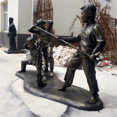 民俗文化童趣景觀戶外園林擺件玻璃鋼仿銅放鞭炮的兒童雕塑