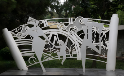 創(chuàng)意景觀擺件不銹鋼抽象藝術(shù)擺件一家三口雕塑