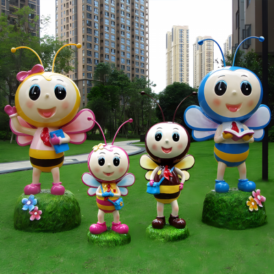別墅小區玻璃鋼卡通彩繪組合景觀小品蜜蜂雕塑