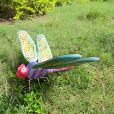 戶外草坪玻璃鋼彩繪卡通動(dòng)物景觀擺件蜻蜓雕塑