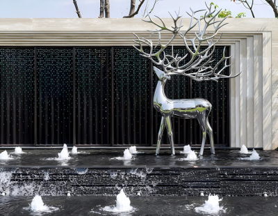 酒店會所水景噴泉裝飾擺件不銹鋼鏡面動物梅花鹿雕塑