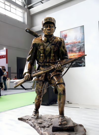 玻璃鋼仿銅八路軍戰士雕塑