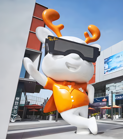 商業(yè)街大型動物景觀裝飾擺件玻璃鋼卡通創(chuàng)意小鹿雕塑