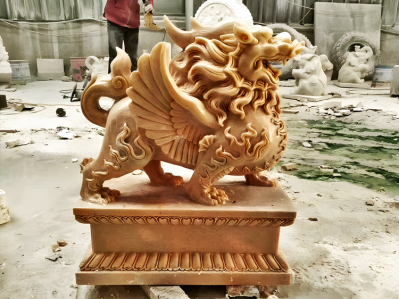 晚霞紅石雕創(chuàng)意景觀擺件大型鎮(zhèn)宅招財庭院別墅門口貔貅雕塑