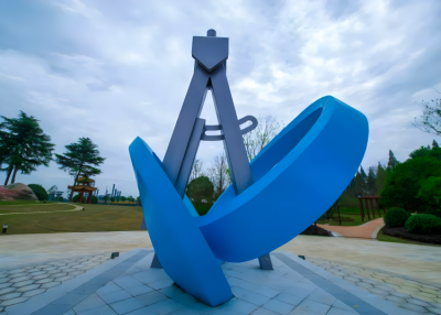 圓規不銹鋼校園雕塑