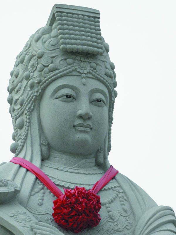 竣工時的漢白玉媽祖圣像,面部特寫